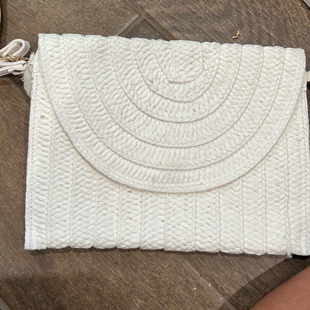 Two Straw purse with wood handles and small white crossbody straw purse - Picture 8 of 12